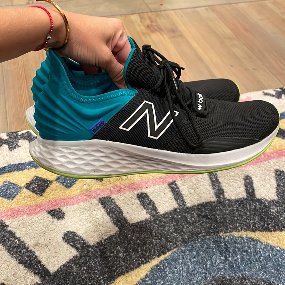 NEW BALANCE ROAV MEN’S SIZE 12